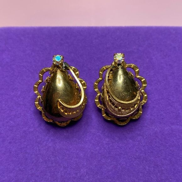 💛 Vintage Gold Plated Aurora Borealis Crystal Clip On Earrings - Picture 1 of 4